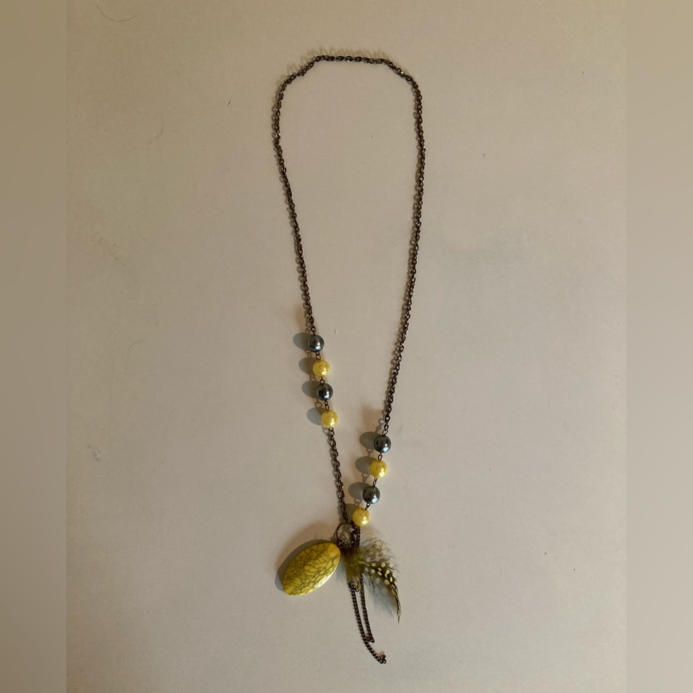Women’s necklace FREE w/10$ purchase